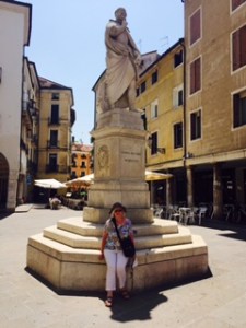 Ann in the shadow of Andrea Palladio, C16th architect of over 20 major buildings in Vicenza, and whose return to classical architecture had a huge influence on the rebuilding of London and throughout the British Commonwealth