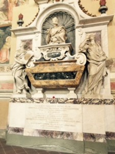 Vast memorial to Da Vinci in Santa Croce church