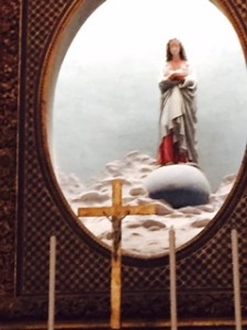 Unique 3D "installation" behind main altar in Blois Jesuit church