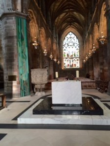 Modern communion table in the very centre of St Giles Cathedral. Stark, simple and highly effective